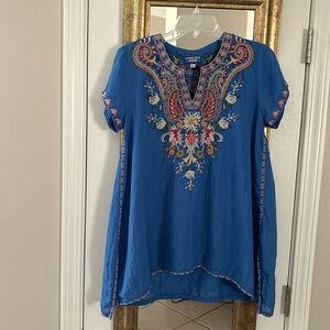 Johnny Was Workshop Swing V-Neck Top, size Small